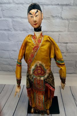 Alte chinesische Theater-Marionette - Fujian-Provinz - Mann / Gelbes Seidenkostüm