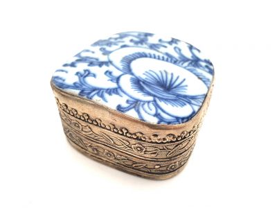 Asiatische Box Metall und Porzellan Weiße und blaue 2