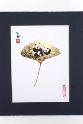 Chinesische Malerei am Baumblatt - 2 Pandas
