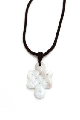 Halskette - Anhänger Jade Stein - Endlosknoten - Weiß