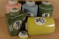 Chinesische Vasen aus Porzellan - Farbig