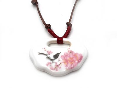 Keramik Schmuck - Blumen von China Kollektion - Halskette - Vogel auf einem Kirschbaum