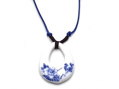 Keramik Schmuck Weiß und Blau Kollektion - Halskette - Blumen