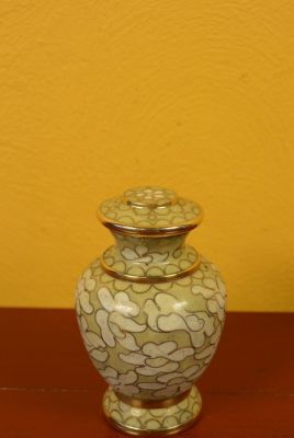 Vase oder Gefäß in Cloisonné Gelb Beige