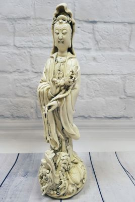 Weiße chinesische Statue - Porzellan Dehua - Göttin stehend
